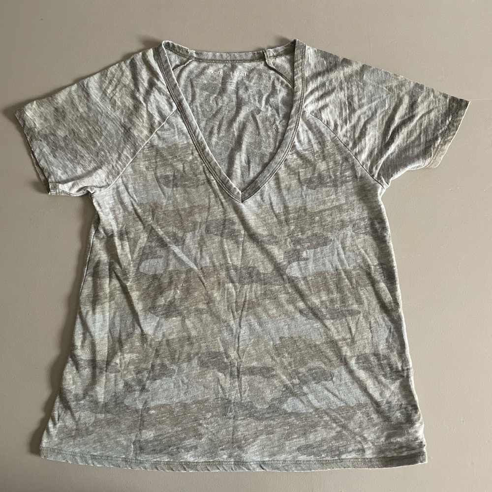 American Eagle v-neck top